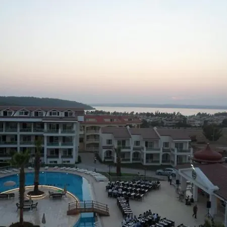 Akbuek Palace